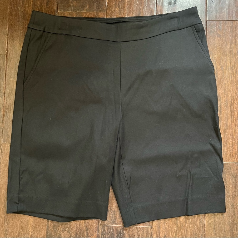 Time and Tru Black Stretch Mid-ride Bermuda